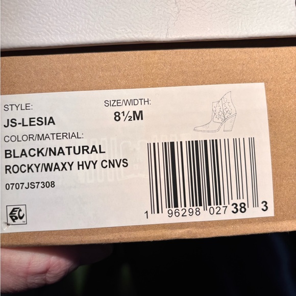 Jessica Simpson - Picture 3 of 3